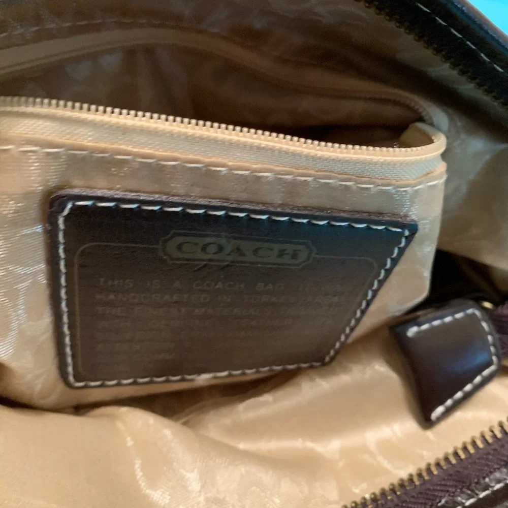 Authentic Coach Handbag, Excellent Condition - Picture 11 of 15